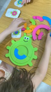 ⁦באגזל - משחק מאתגר Fat Brain Toy⁩ – תמונה ⁦3⁩