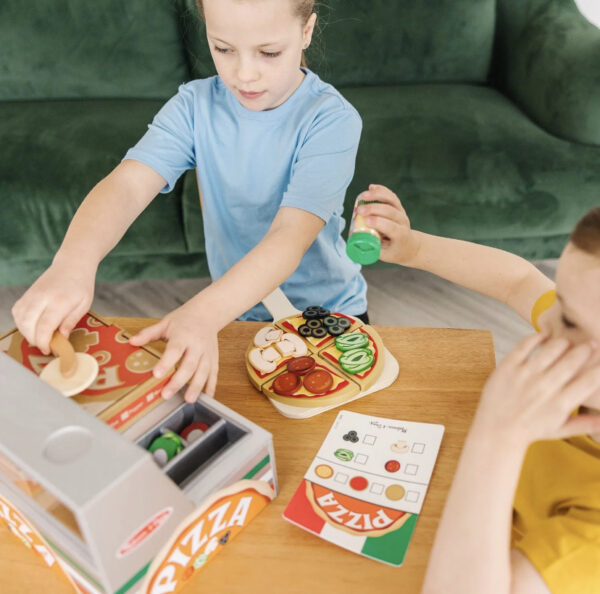 ⁦דוכן ותנור הפיצה Melissa & Doug⁩ – תמונה ⁦6⁩