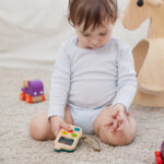 ⁦חבילת מכשירים מעץ - מצלמה צבעונית ופלאפון⁩ – תמונה ⁦2⁩