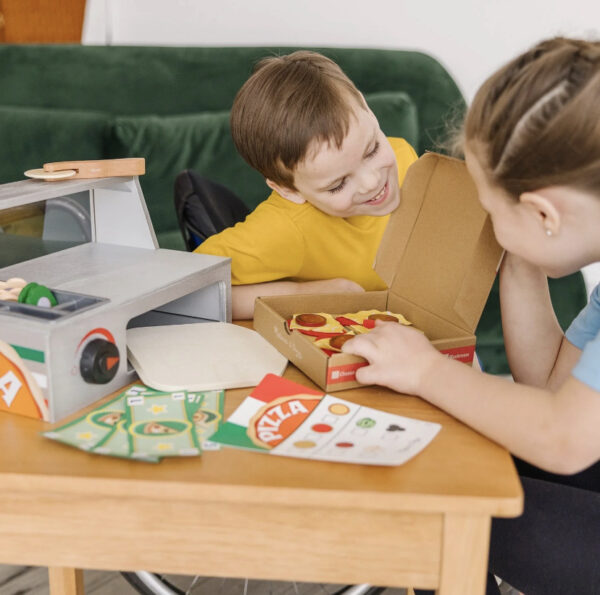 ⁦דוכן ותנור הפיצה Melissa & Doug⁩ – תמונה ⁦8⁩