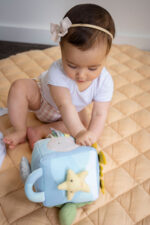 ⁦קוביית פעילות מבד אוקיאנוס - התפתחות צבעונית לתינוקות⁩ – תמונה ⁦2⁩