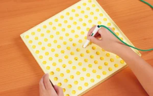 ⁦ערכת ציור שרוכים עם כרטיסי צורות (35 חלקים)⁩ – תמונה ⁦5⁩