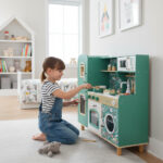 ⁦מטבח עץ לילדים - דגם מיכל בצבע ירוק⁩ – תמונה ⁦6⁩