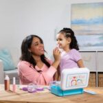 ⁦ערכת איפור משחק לילדות – 16 חלקים | Melissa & Doug⁩ – תמונה ⁦6⁩