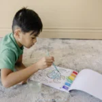 ⁦חוברת צביעה חיות ים עם מים | Melissa & Doug⁩ – תמונה ⁦3⁩