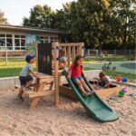 ⁦מגדל פעילות – כולל מגלשה, ארגז חול, שולחן פיקניק ולוח ציור⁩ – תמונה ⁦6⁩